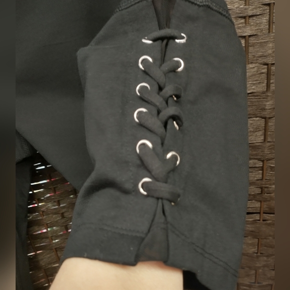 Sz 16 NWT ZIM & ZOE Active Black Crop Leggings with Eyelet Detail above Ankles - Picture 9 of 15